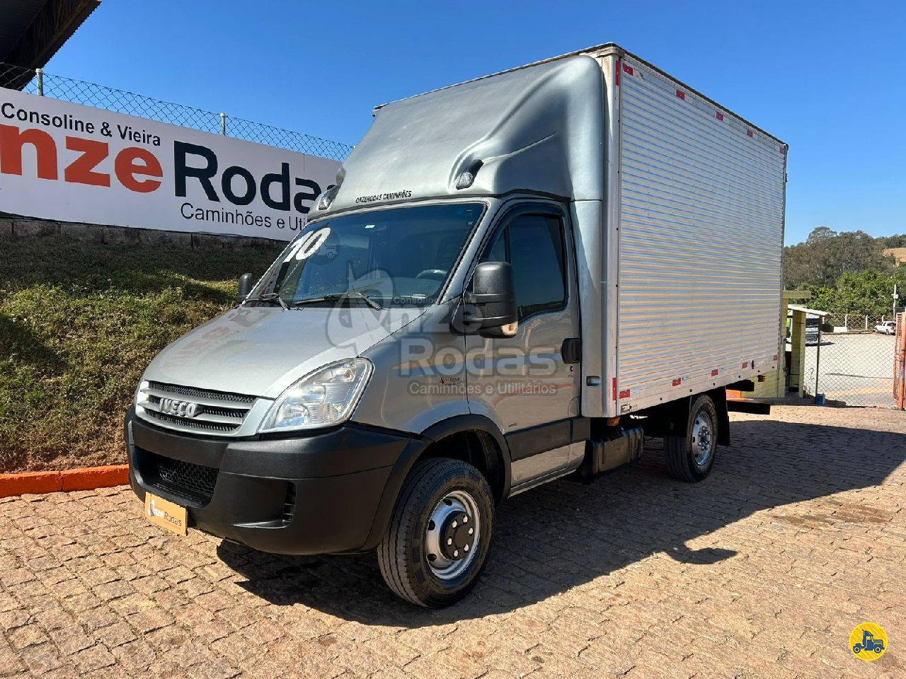 CAMINHAO IVECO DAILY 35s14 Baú Furgão 3/4 4x2 Onze Rodas Caminhões e Utilitários ITATIBA SÃO PAULO SP